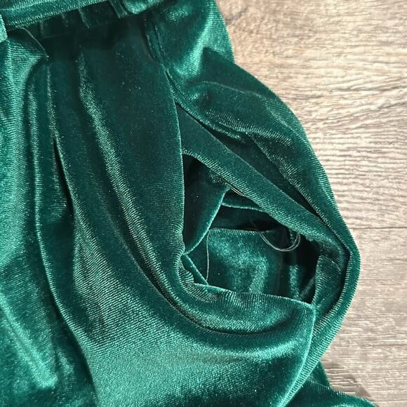 Jodifl Medium Emerald Green Velvet Belted Paper Bag Short - Picture 6 of 8